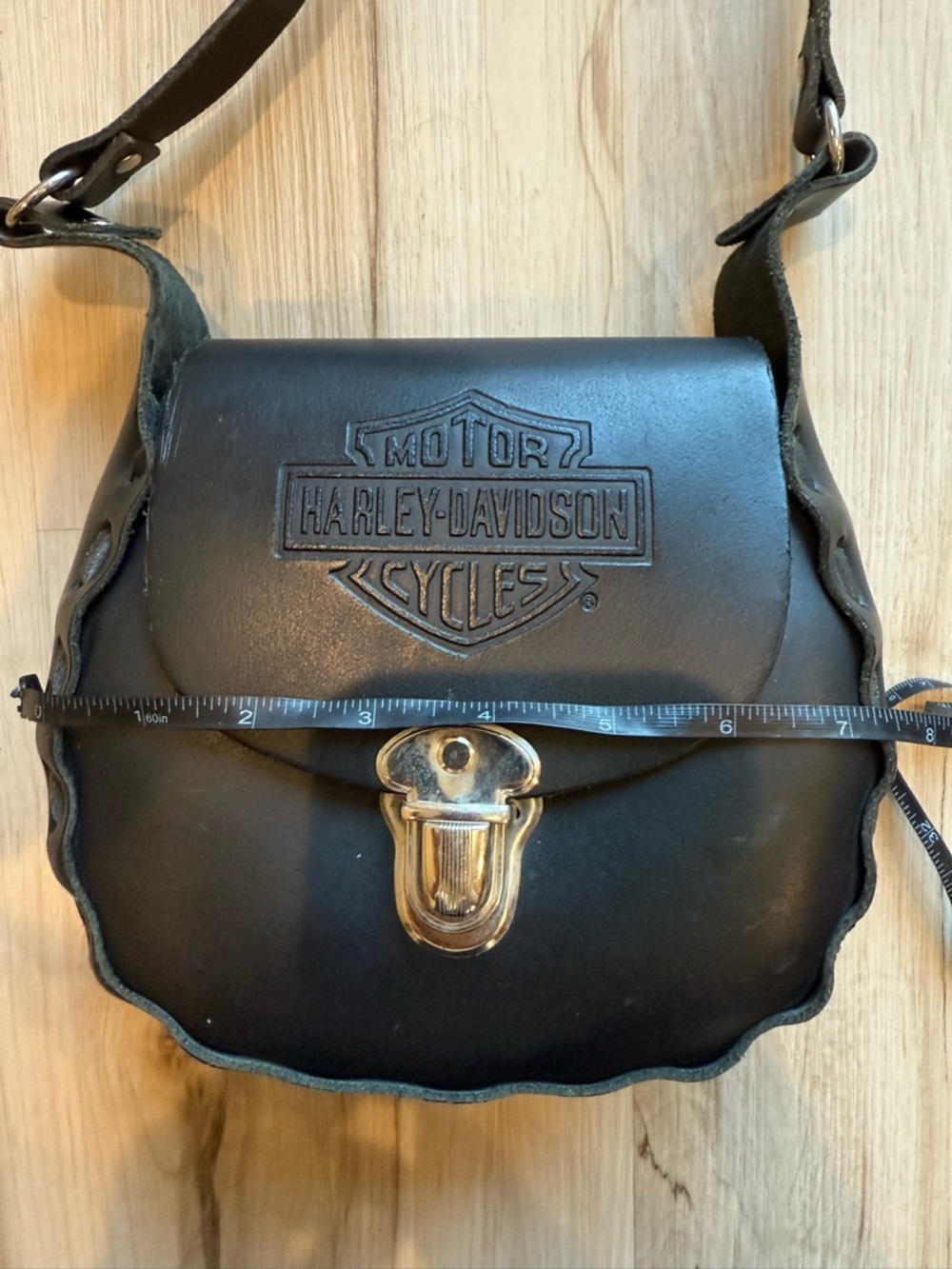 Harley-Davidson Black Leather Saddle Crossbody Purse - Picture 2 of 6